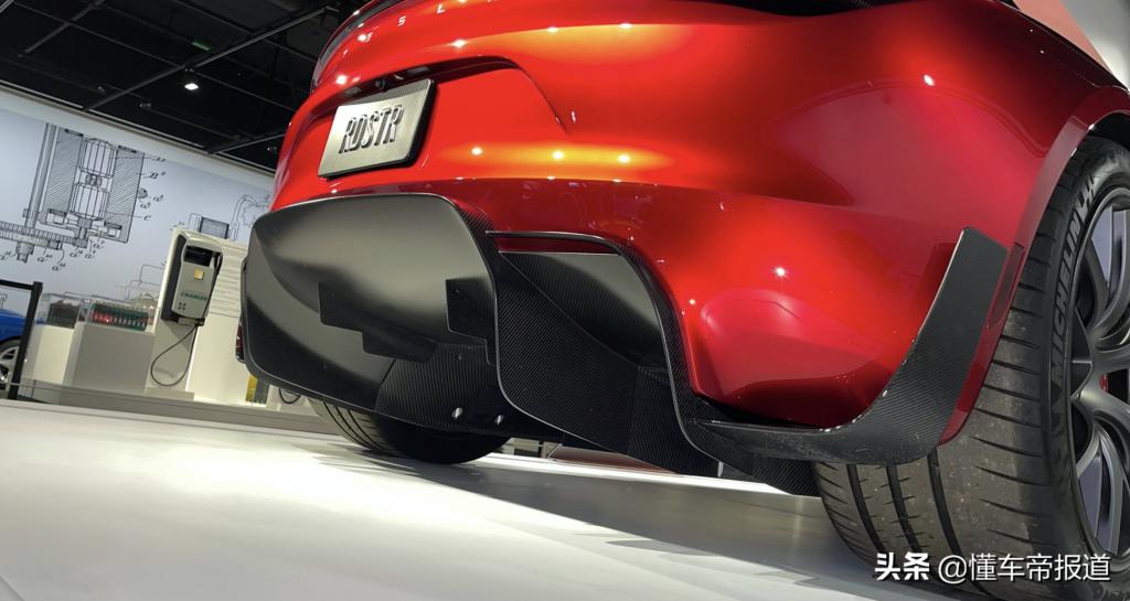 特斯拉 Roadster 2 再升级：零百加速近 1.1 秒，世上最快的车？